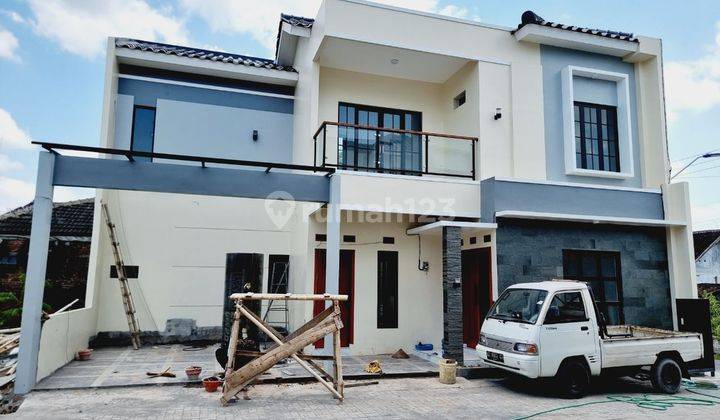 Rumah 2 Lantai Minimalis Town House Nusukan Banjarsari  1