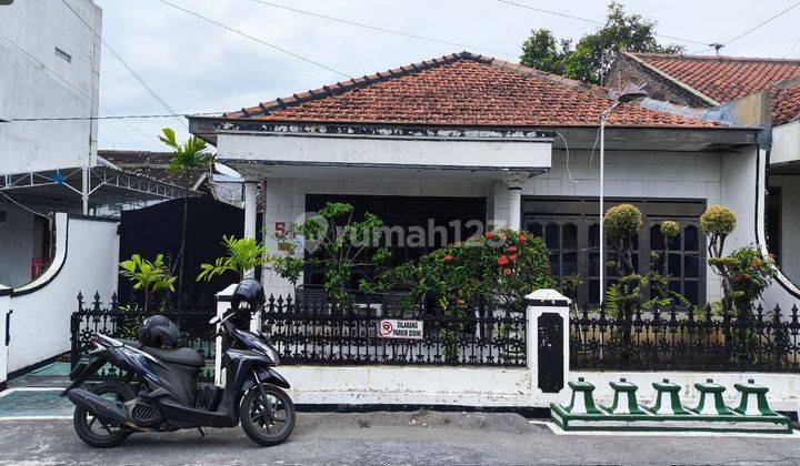 Rumah Luas Murah Tepi Jalan Dekat Konimex Cemani Solo  1