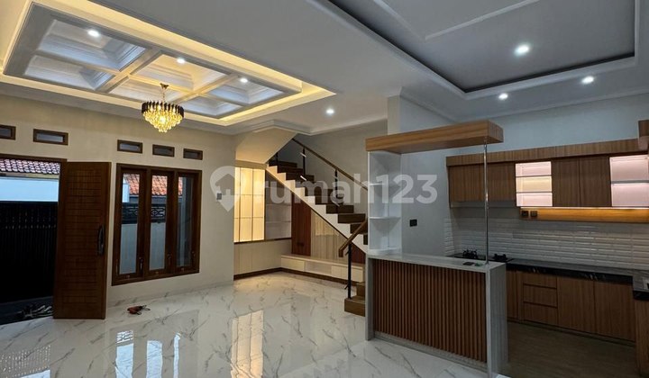 Luxurious 2-Story Minimalist House Near Solo Toll Gate 2