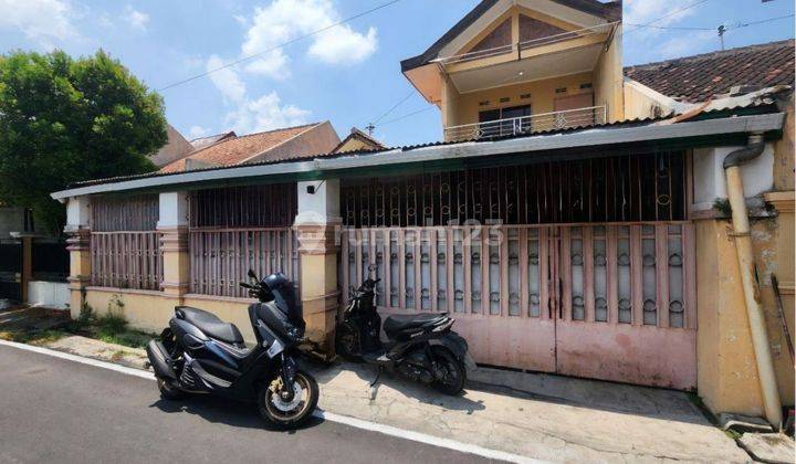 Rumah Hitung Tanah Luas Dekat Kampus UMS Surakarta  1