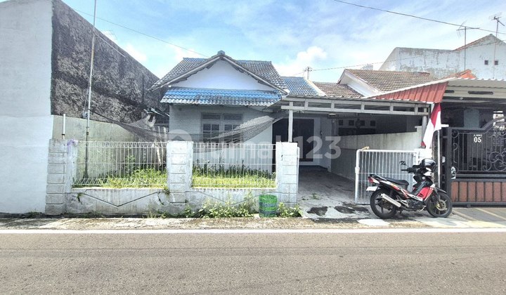 Rumah Murah Tengah Kota Dekat Sate Pak Dahlan Sumber Solo