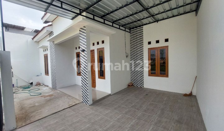 Ready-to-Occupy House Near UMS Karangasem Campus in Solo