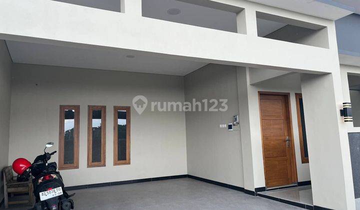 Rumah Minimalis 2 Lantai Siap Huni Dekat Rs Oen Solo Baru  2