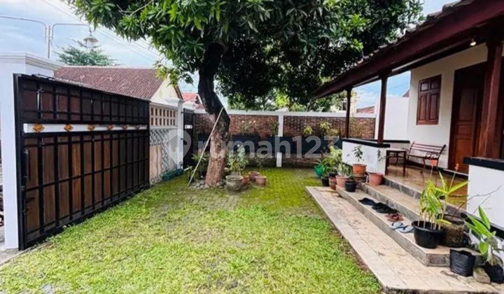 Classic Joglo House Comfortable Serene in Paulan 2