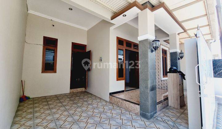 Hot List || Rumah Cantik 2 Lt Modern Minimalis  Nyaman Lingkungan Perumahan  Di Area Gentan  2