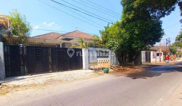 Rumah Luas Asri Tengah Kota Di Sondakan Laweyan  1