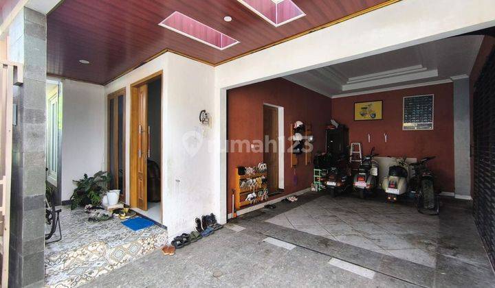 Rumah Cantik 2 Lantai Semi Furnished Dekat Exit Tol Klodran  2