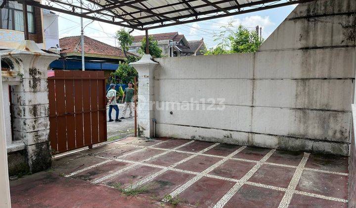 Rumah Sewa Luas 2 Lantai Tengah Kota Manahan Solo 2