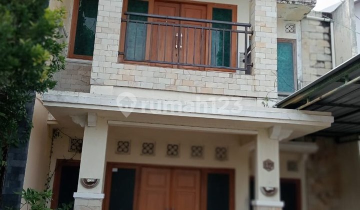 Rumah Cluster 2 Lantai Tepi Jalan Dekat Alana Hotel Colomadu