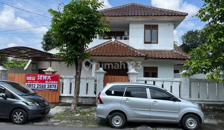 Rumah Sewa Luas 2 Lantai Tengah Kota Manahan Solo 1