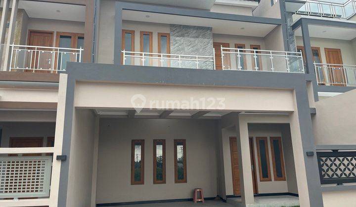 Rumah Minimalis 2 Lantai Dekat Al Azhar Solo Baru  1