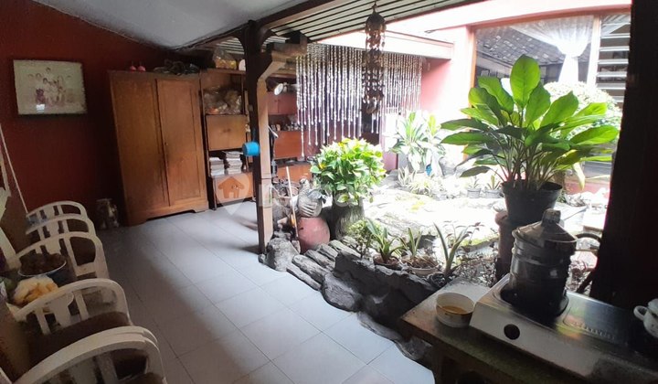 Rumah Klasik Luas Tengah Kota Danukusuman Solo 2
