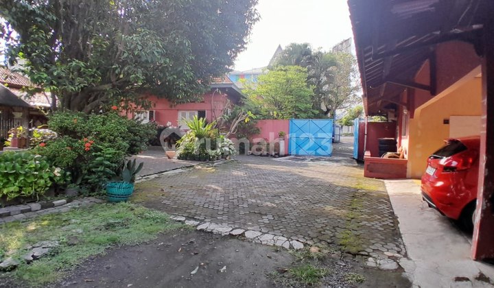 Rumah Klasik Luas Tengah Kota Danukusuman Solo Rumah Klasik Luas Tengah Kota Danukusuman Solo