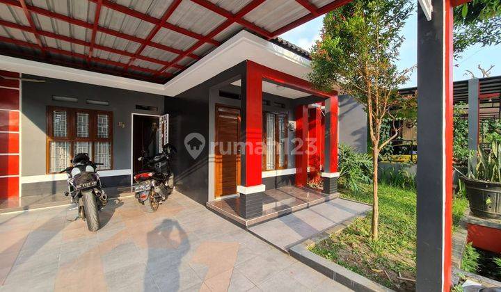 Rumah Sewa Furnished & Kolam Renang Di Malang Jiwan Colomadu  2