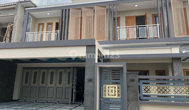 Rumah Mewah  2 Lantai Furnish Dekat Rs Oen & Al Azhar Solo Baru  1