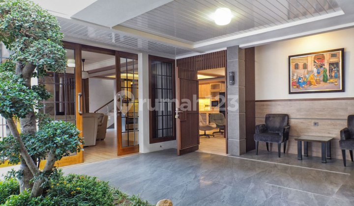 Rumah Mewah Full Furnished Tengah Kota Slamet Riyadi Solo 2