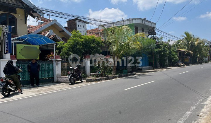 Rumah Hitung Tanah Tengah Kota Dekat Stadion Manahan Solo