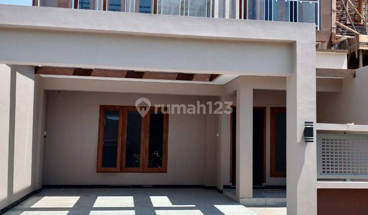 Rumah Minimalis 2 Lantai Dekat Rs Oen Solo Baru  1