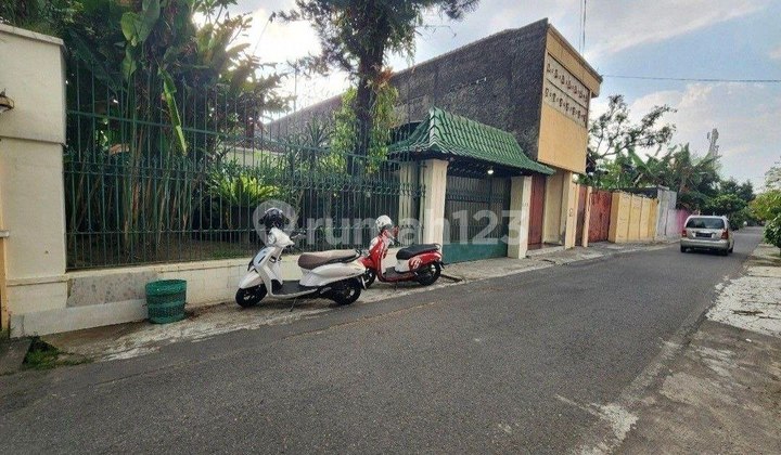 Rumah Luas 365M Nyaman Dekat Kantor Dprd Surakarta Rumah Luas 365M Nyaman Dekat Kantor Dprd Surakarta