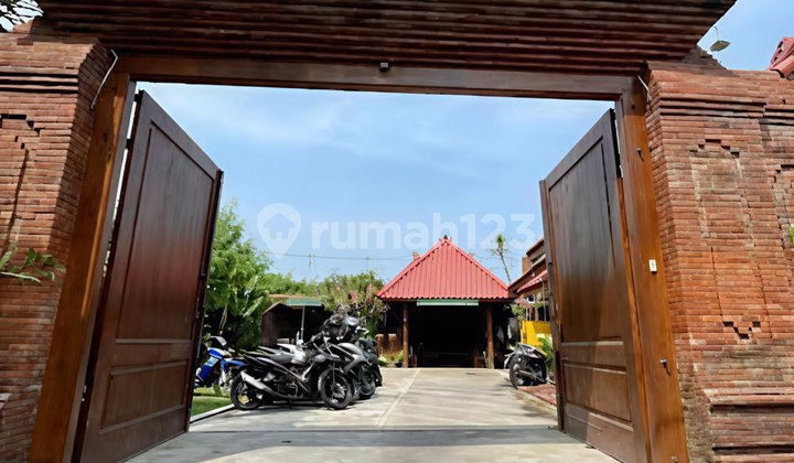 Rumah Resto Joglo Luas 657m Tengah Kota Banyuanyar Solo