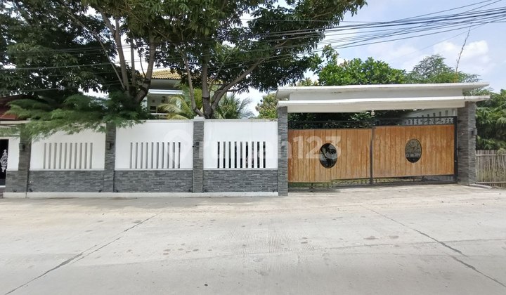 Rumah Luas 777m Furnished & Pool Private Dekat Bandara Solo 2