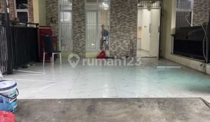Dijual/Disewa Cepat Rumah Taman Surya. Furnished. Sudah Renovasi 2