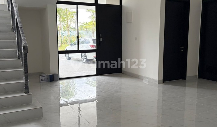 FOR RENT BRAND NEW HOUSE PASIR PUTIH RESIDENCE PIK 2. AREA 8X15m FOR RENT BRAND NEW HOUSE PASIR PUTIH RESIDENCE PIK 2. AREA 8X15m