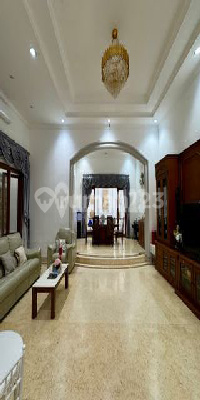 Dijual Rumah Bagus Siap Huni di Manyar Permai Pik. Luas 9X25m. SHM