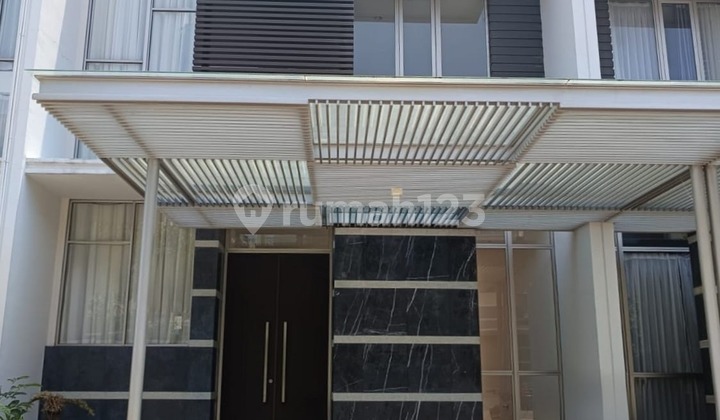 Mozart Boulevard Golf Island House. Area 8x20. Ready to Occupancy.