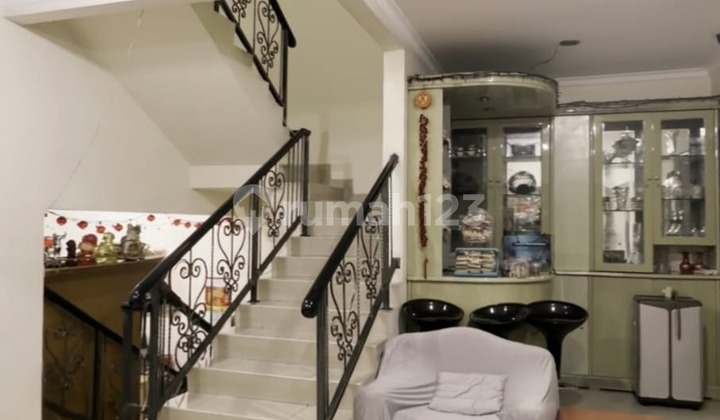 Rumah Rapih Siap Huni di Florence PIK. Full Furnish SHM 3 Lantai 1