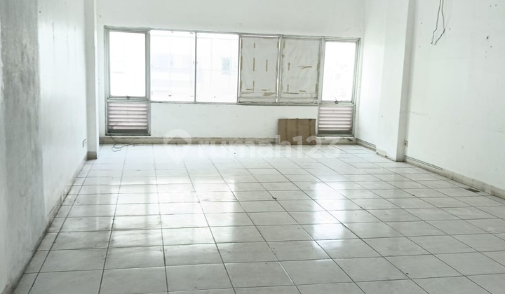 For Quick Sale: Mediterranean Commerce Gallery Shop House in PIK. Prime Location.