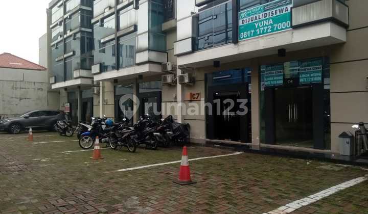 Dijual / Disewa Ruko Bagus di Buncit Center. Siap Huni Lokasi Strategis Dijual / Disewa Ruko Bagus di Buncit Center. Siap Huni Lokasi Strategis