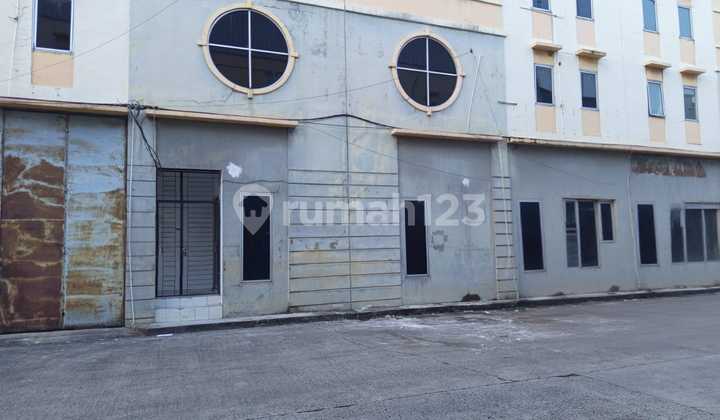 For Rent, Elang Laut Warehouse Attached. Fully Renovated. For Rent, Elang Laut Warehouse Attached. Fully Renovated.