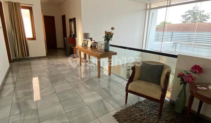 For Sale House in Kebayoran Lama, Jl Sekneg Cidodol, Semi-Furnished 2