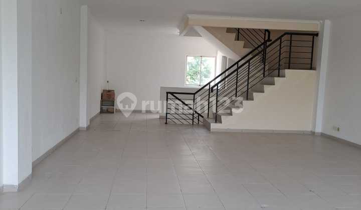 Good Shop House in Spectra Alam Sutera. Facing Boulevard Road