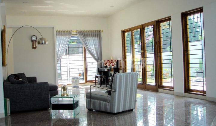 Dijual Rumah di Kebayoran Lama Jl Sekneg Cidodol, Semi Furnish