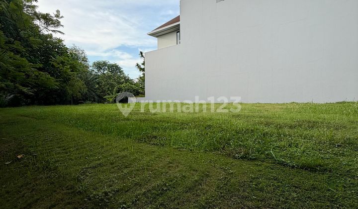 For Sale Luxury Plot in Lotus Palace PIK. Back Corner Position by the Lake.