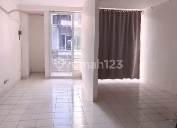 For Rent Commercial Shop in CBD Pluit. Strategic Location.