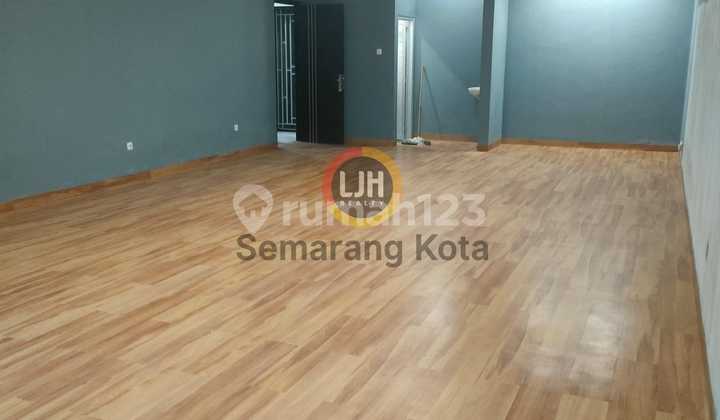 Spacious House Suitable for Business in South Semarang