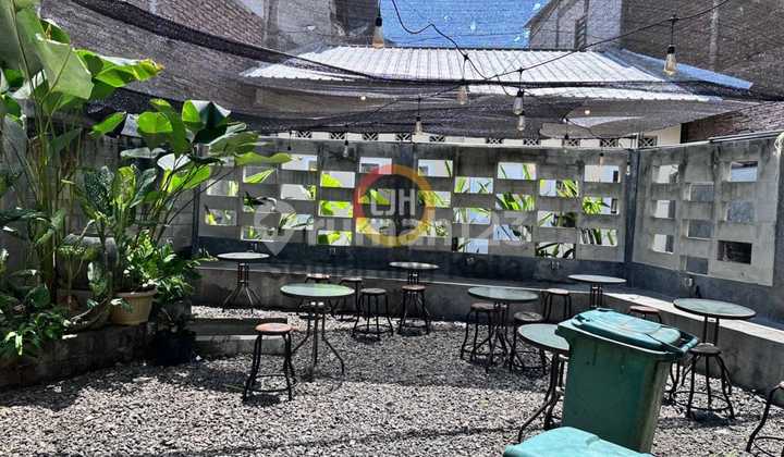 Bangunan Bekas Cafe di Jalan Tambra, 1 Lantai, Ada Ruang Indoor dan Outdoor, Listrik 22000 W, Air Sumu 2