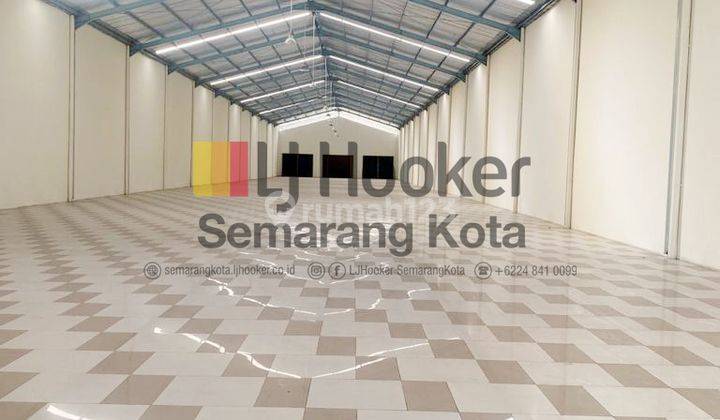 Gudang Siap Pakai di Yos Sudarso 1