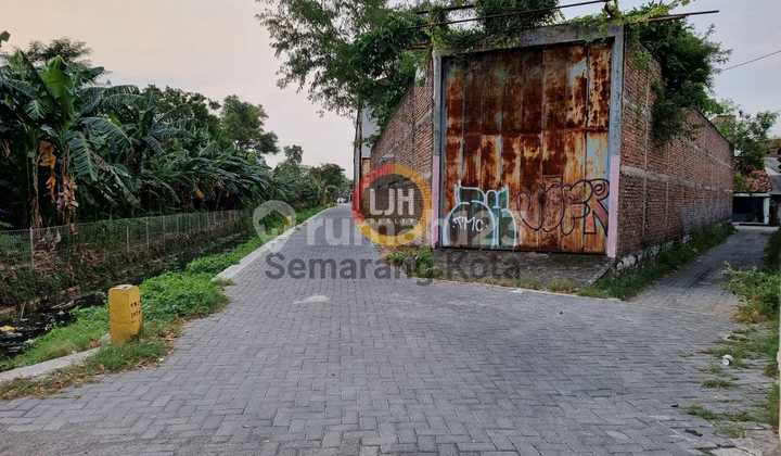 Kavling di jalan Soekarno Hatta 1