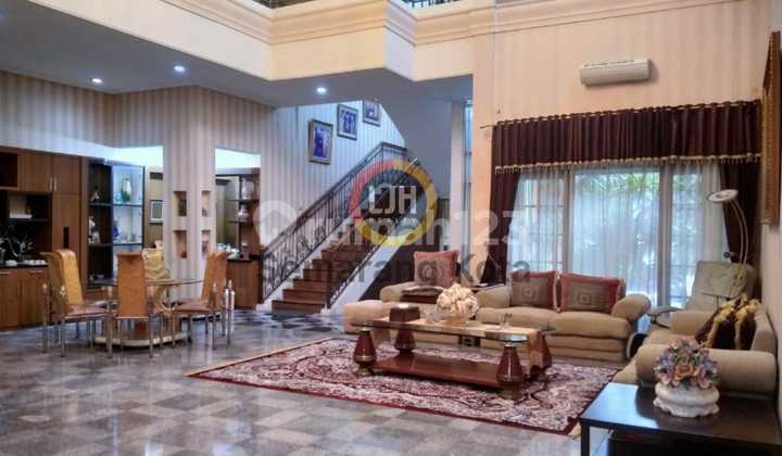 Rumah Mewah di Puri Anjasmoro 1