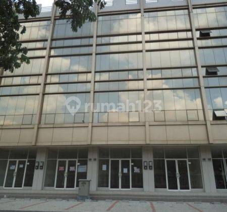 Ruko New Castle Posisi Hoek di Green Lake City Jakarta Barat 1