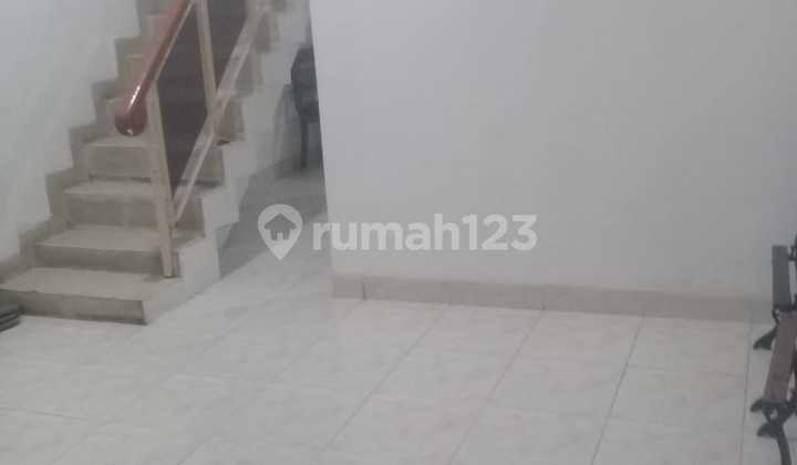 Ready-to-Occupy House in Duri Kepa, West Jakarta, Strategic Location. 1