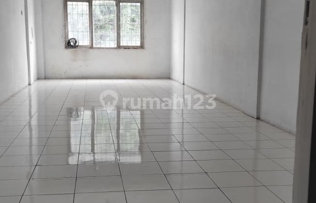 2-Story Ready-to-Use Shop House in Ciledug Tangerang, Strategic Location