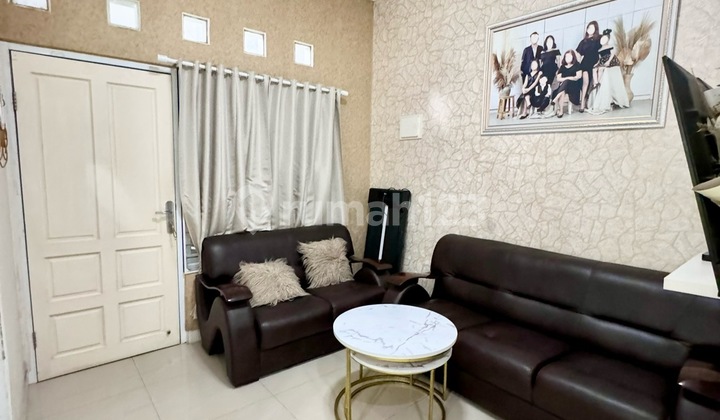 Rumah 1 1/4 Lantai di Regency Melati Mas, Tangerang Selatan