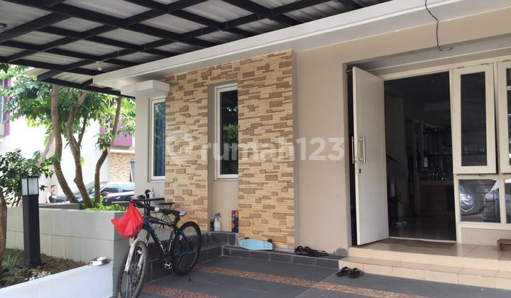 2-Storey Hook House in Thomson Gading Serpong, Tangerang