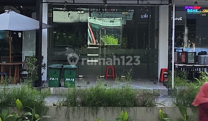 Ruko Komersil Full Renovasi di Citra 6, Jakarta Barat
