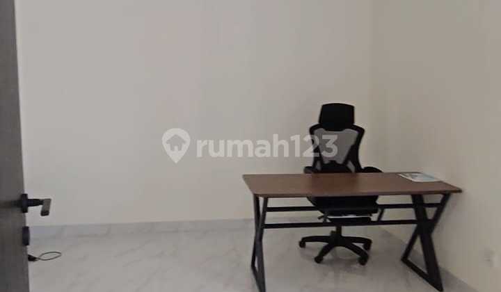 Rumah 3 BR di Villa Melati Mas 1, Tangerang Selatan 2